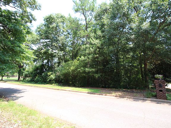 2nd image of 109 Creekwalk Dr