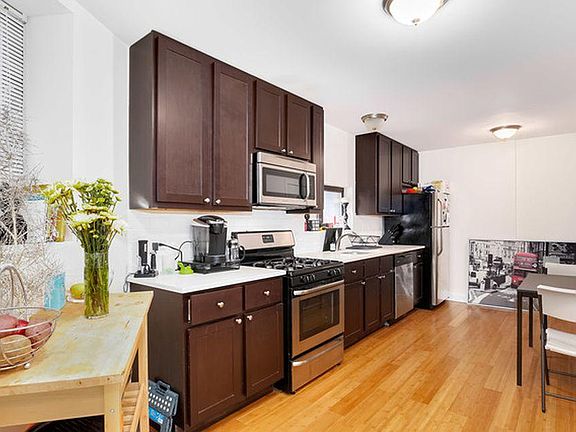 4th image of 1648 W Farragut Ave #G