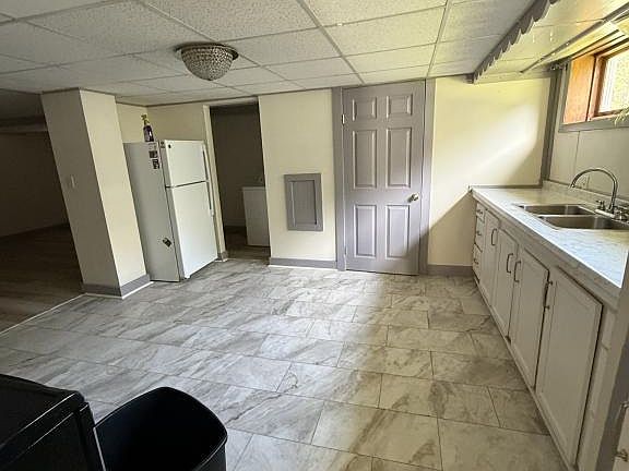 2nd image of 798 5th Ave