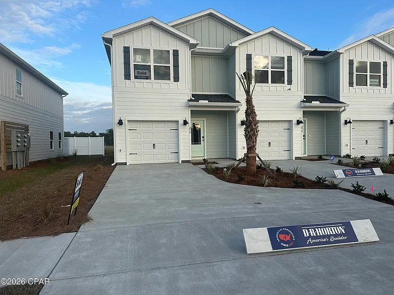 274 Phillips Bluff Ave — Photo 1