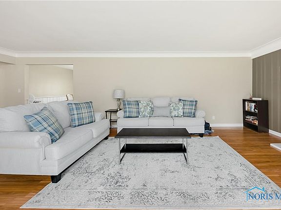 4th image of 5 Parkwood Dr
