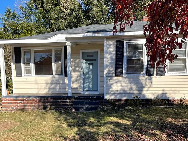 320 Guilford St — Photo 2
