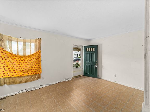 4th image of 13216 Astor Ave