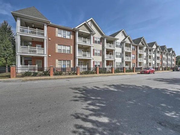 2008 Millenium Pl APT 110, Johnson City, TN 37604