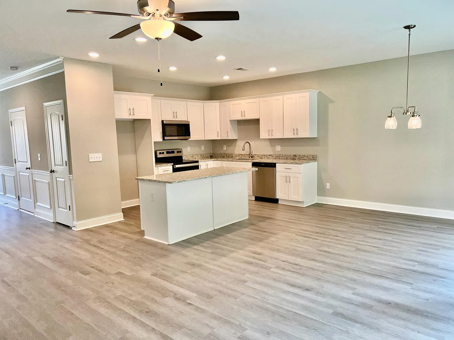 3 bed, 1792 sqft, $2,100 — Photo 3