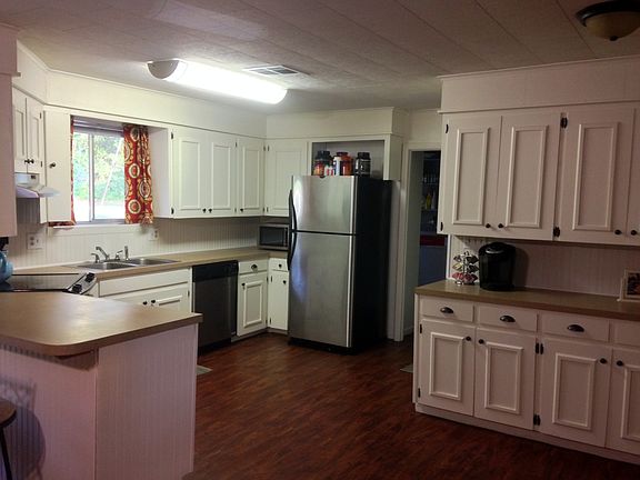 5th image of 210 Darbonne Dr