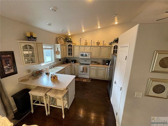 4th image of 3765 Glantz Dr