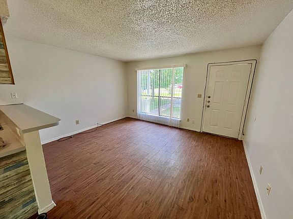 5th image of 122 Hillside Dr #A