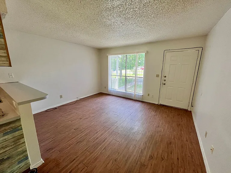 122 Hillside Dr — Photo 5