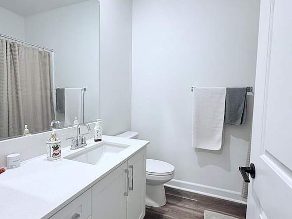4th image of 8241 Waverly Ln #46
