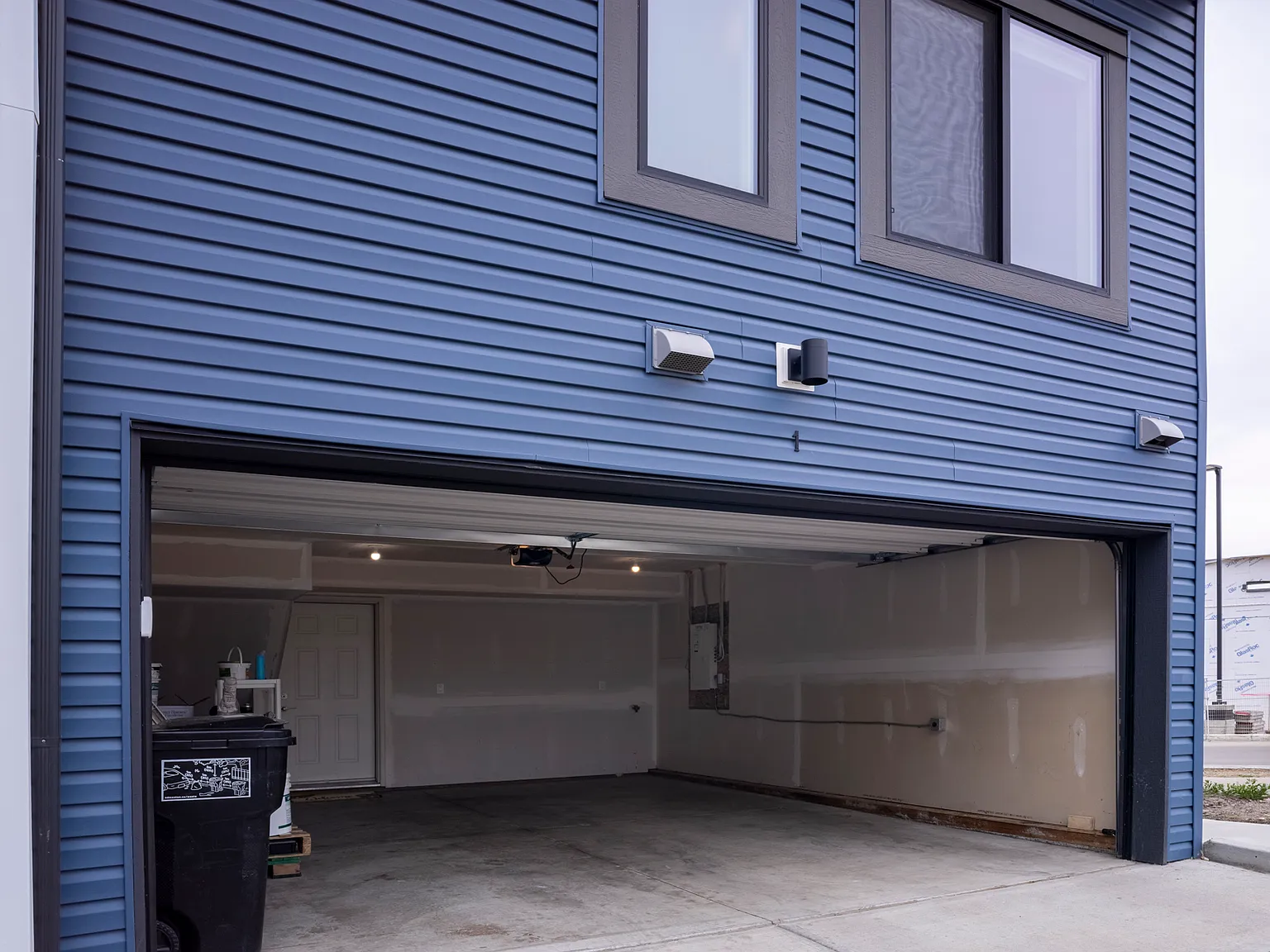 Lakeside Townhomes — Photo 2