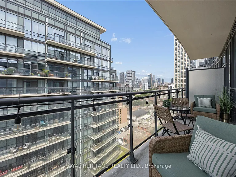 460 Adelaide St E #Penthouse 122 — Photo 29