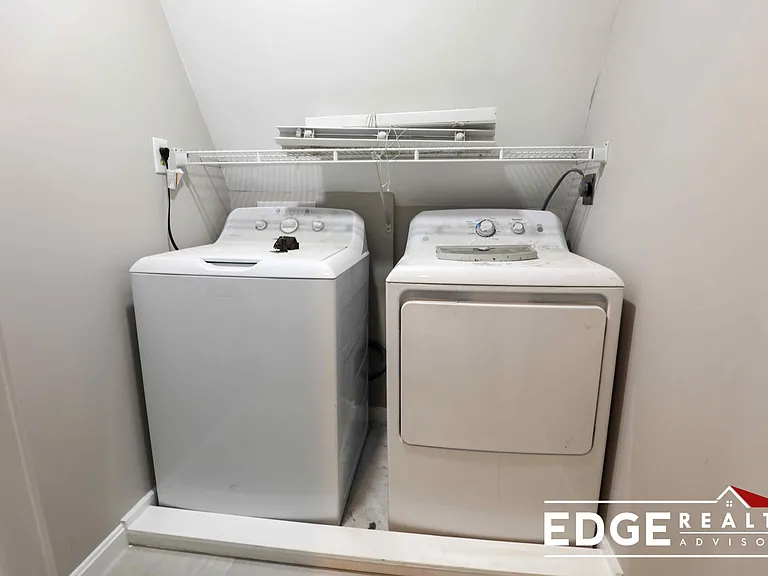 66 Quint Ave #2 — Photo 12
