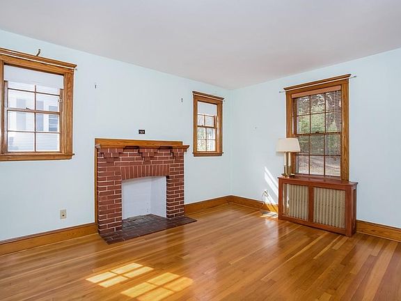 3rd image of 27 Gibbens St