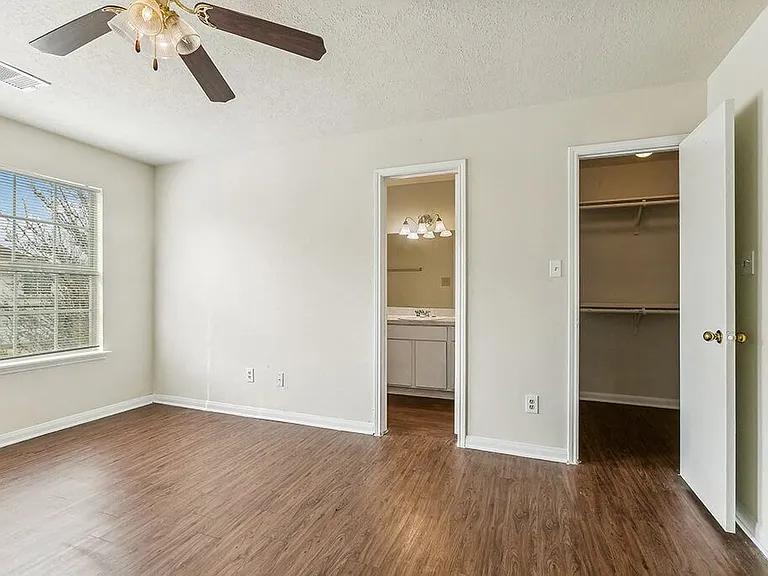 Sterling Green Village & Sheldon Ranch Apartments — Photo 22