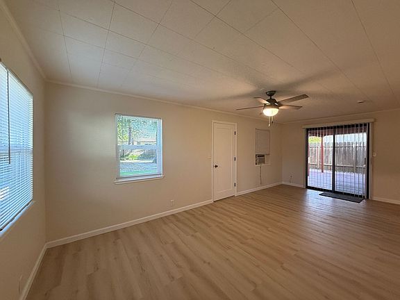 5th image of 430 Bell Ave