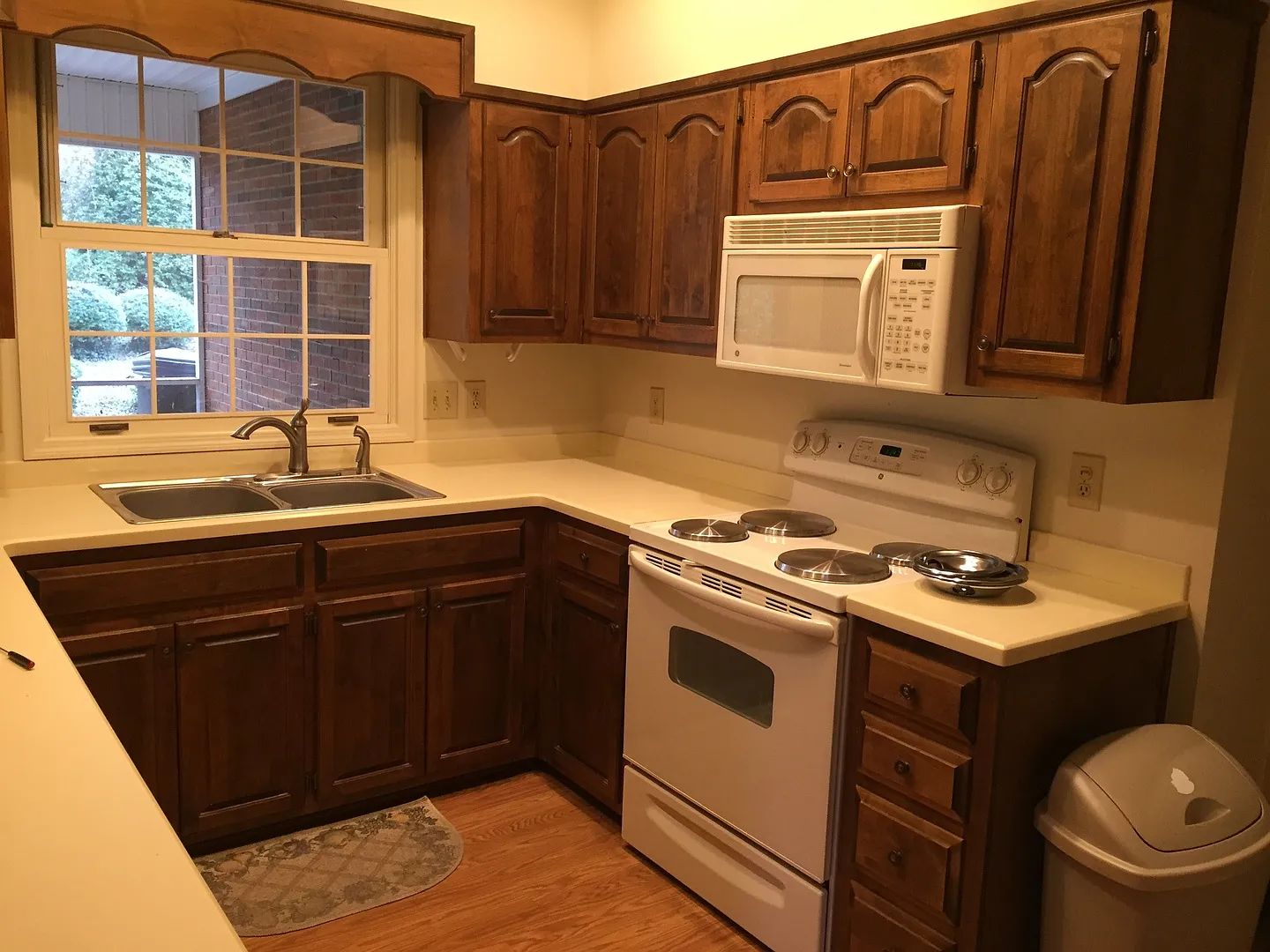 Residential Home on East University Drive!! — Photo 4