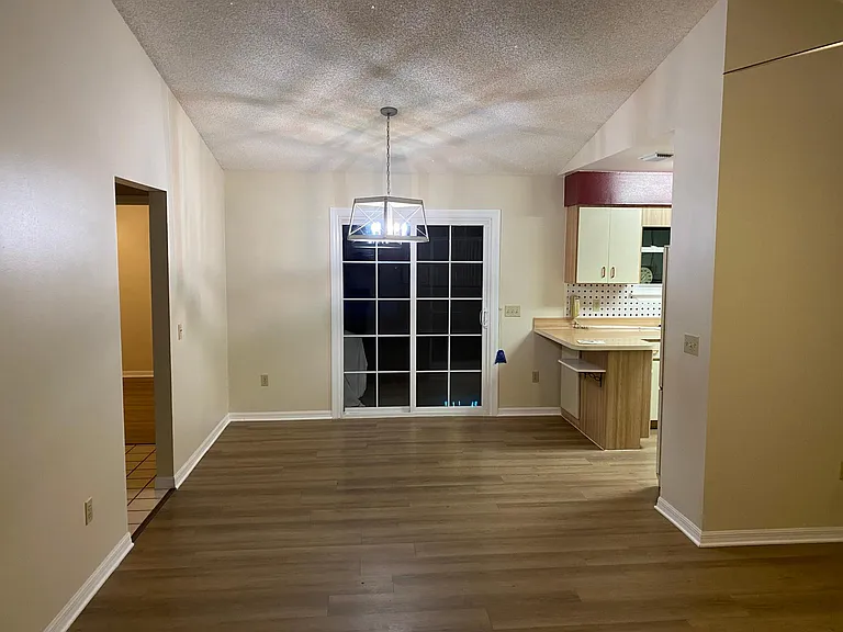 109 Cypress Dr E — Photo 22
