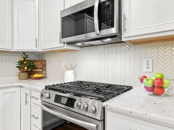 4th image of 256 Shingle Oak Rd