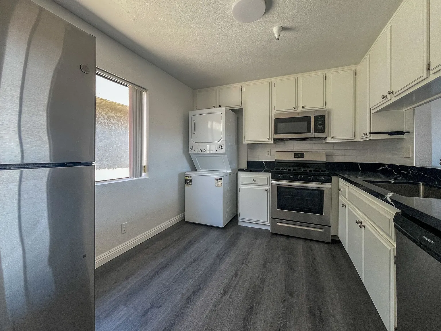 11431 Cedar Avenue — Photo 2