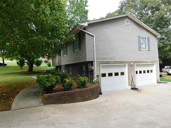 2nd image of 3475 Emerson Dr SE
