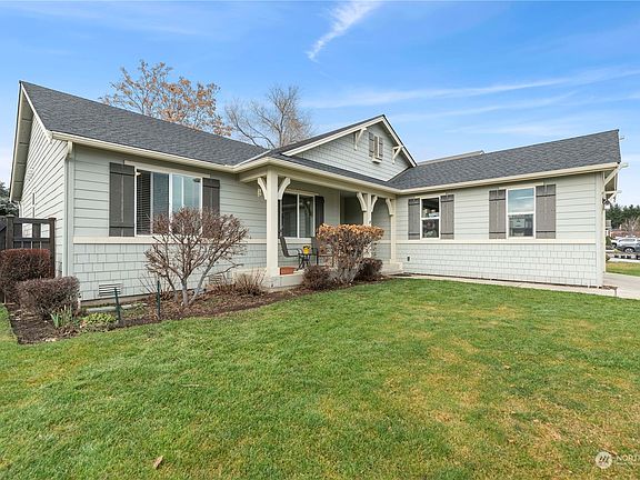 3rd image of 1713 5th Street SE
