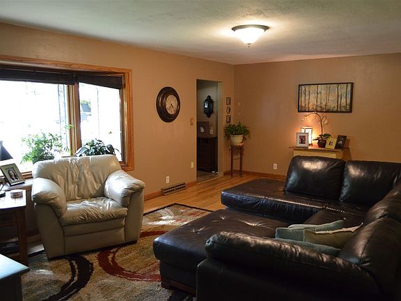 3rd image of 4310 Hillside Dr