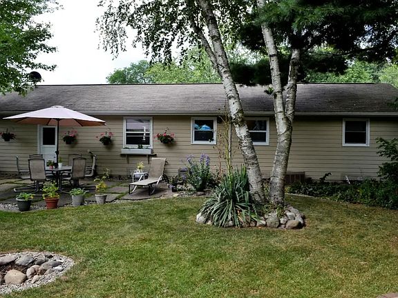 2nd image of 2534 Cumberland St