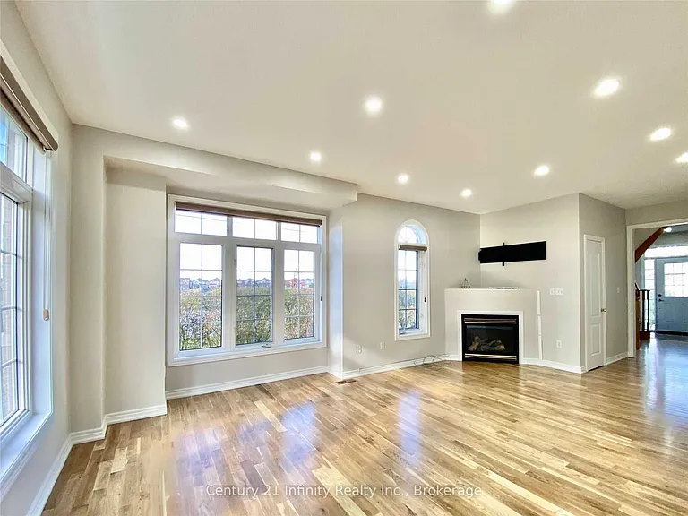 5688 Pegasus St — Photo 7