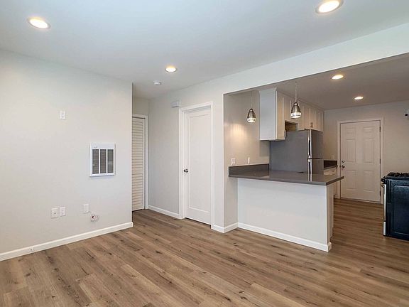 5th image of 3926-3932 Mississippi St #3928