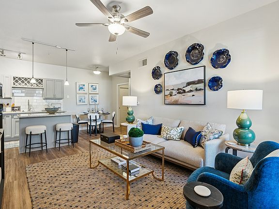 2 Bedroom Premier Garden-Renovated