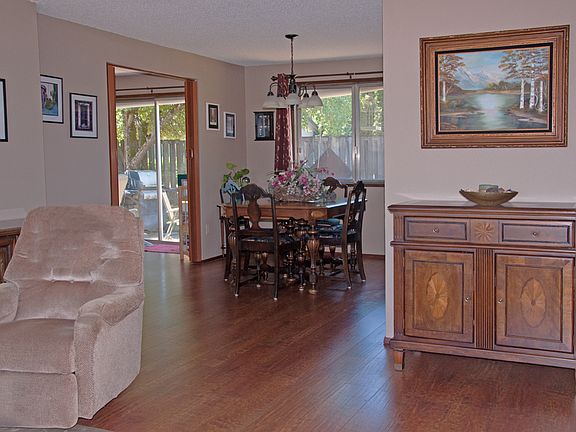 3rd image of 539 NE 39th Ct