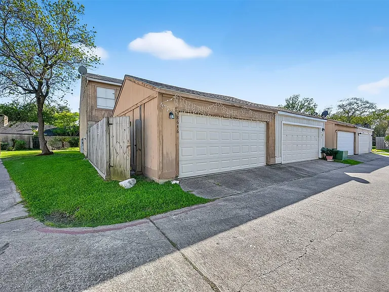 8646 Maplecrest Dr — Photo 34