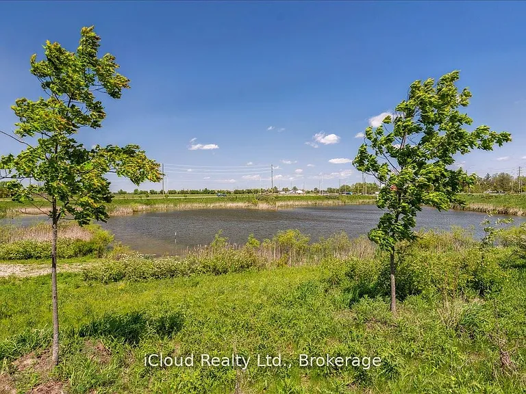 925 Hickory Cres — Photo 12