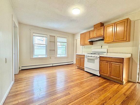 3rd image of 51 Rosemont St