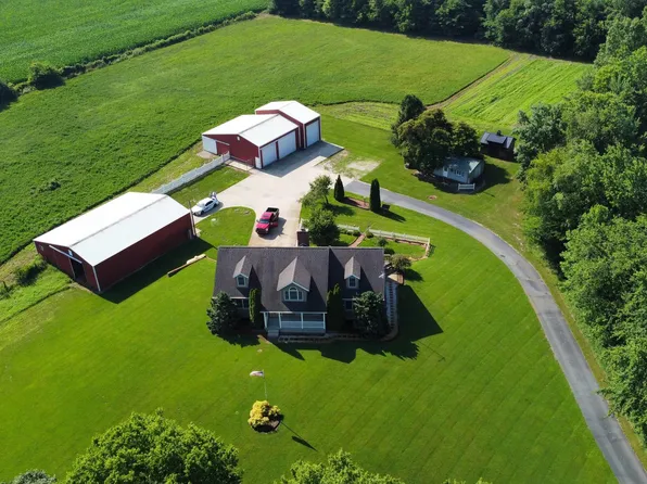 3891 17th Rd, Bourbon, IN 46504