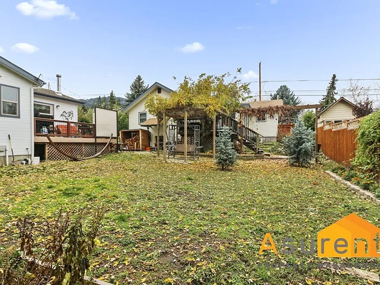 270 Morton St — Photo 19