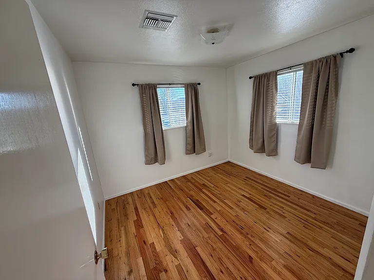 907 Jovian Dr — Photo 14