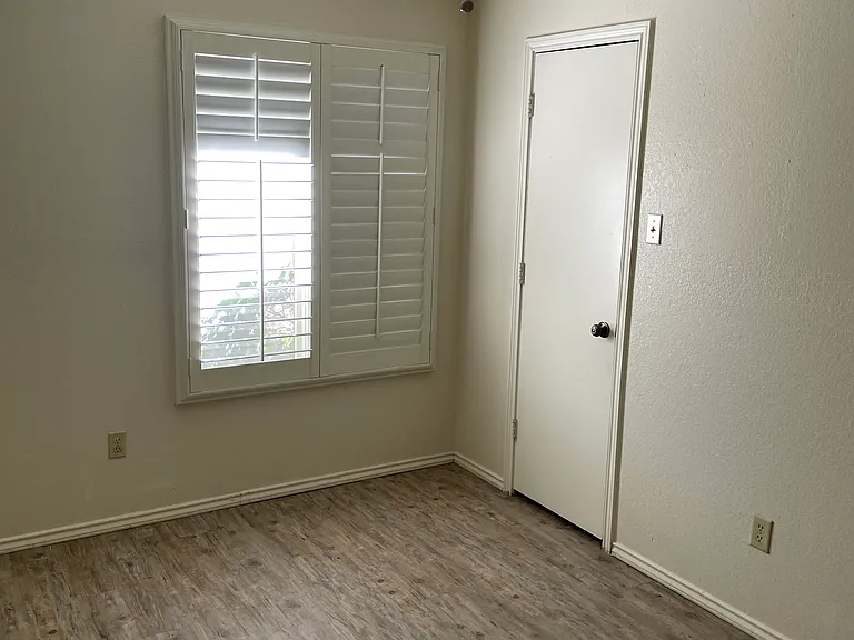 101 N Troy Ave #C — Photo 13