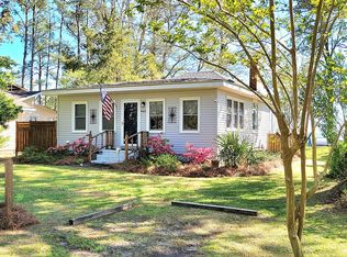 563 Country Club Dr, Arapahoe, NC 28510