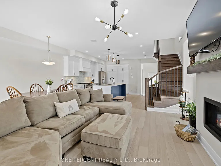238 Bristol Cres — Photo 13