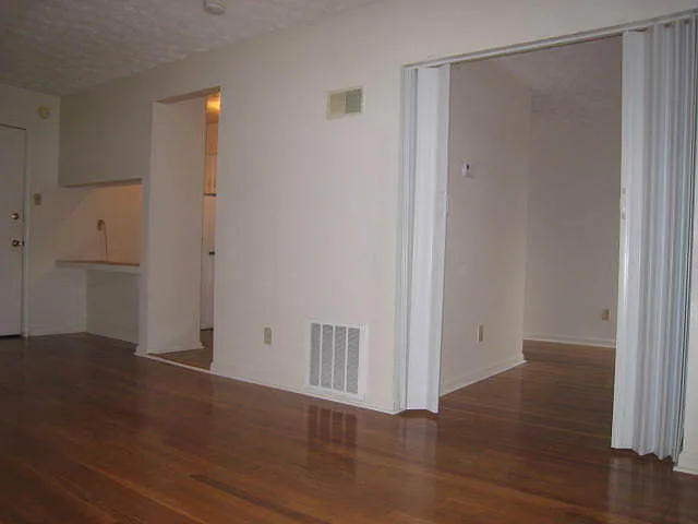 1356 Royalty Ct — Photo 11