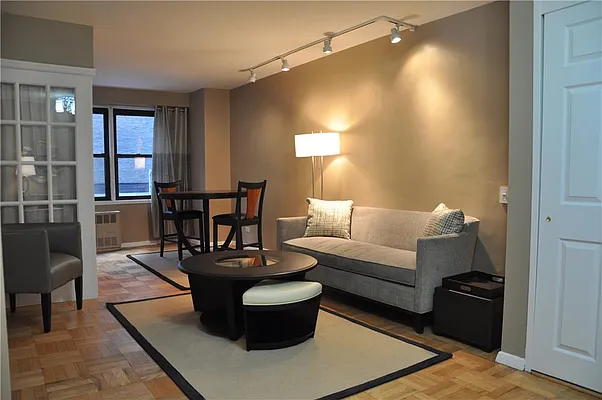 Sold by R New York | media 5