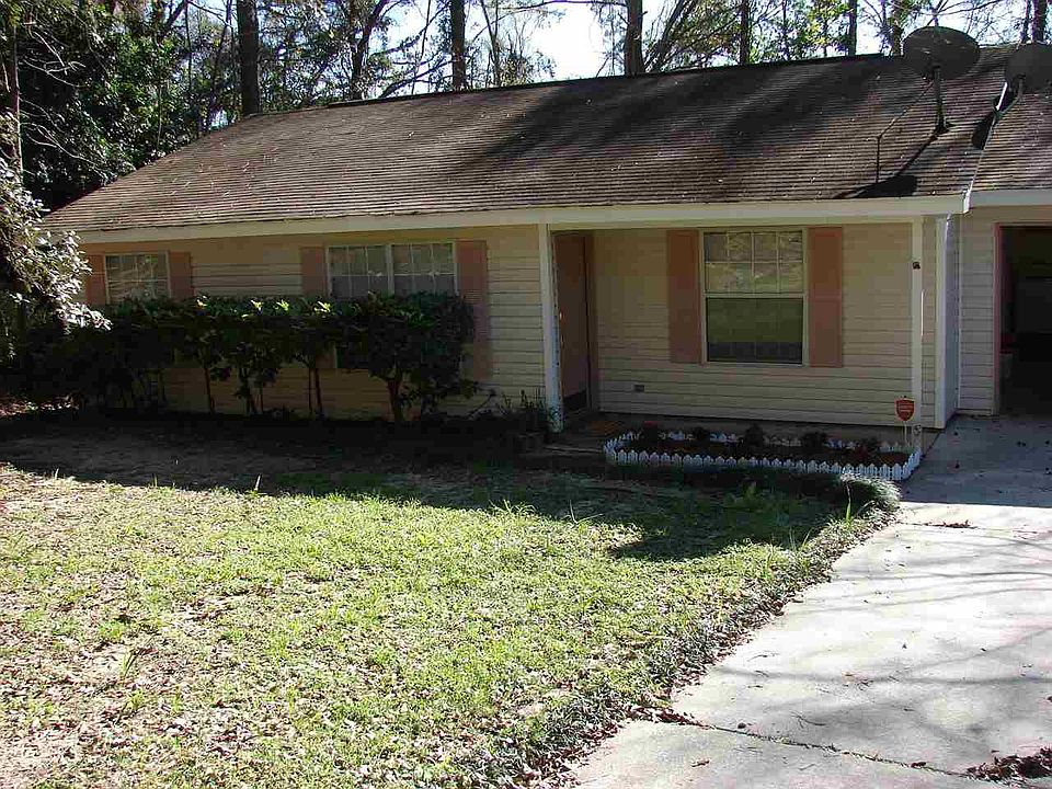 1st image of 4800 NW Leah Ln