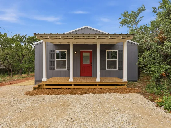3006 Moon Ct, Granbury, TX 76049