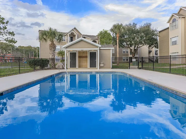 Walden Palms Apartments — Photo 9
