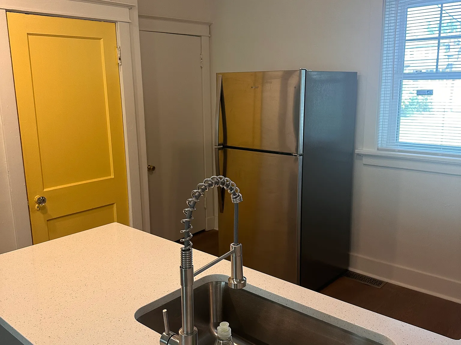 2 bed, 1.5 bath, 1242 sqft, $1,700 — Photo 3
