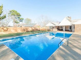 109 Duck Cv, Elmore, AL 36025