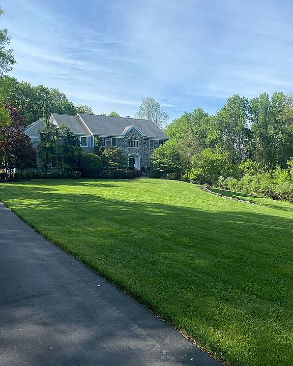 2nd image of 11 Doefield Rd