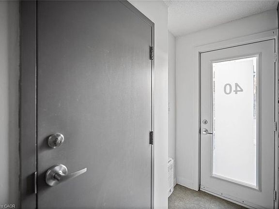 3rd image of 2059 Weston Rd #40